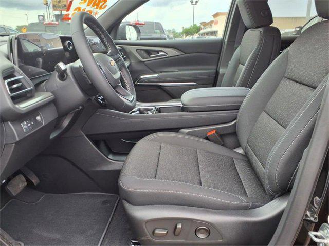 new 2025 Chevrolet Traverse car, priced at $43,695