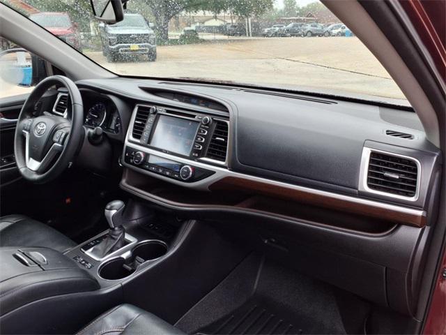 used 2015 Toyota Highlander car, priced at $15,900