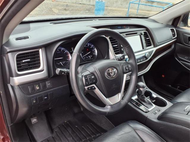 used 2015 Toyota Highlander car, priced at $15,900