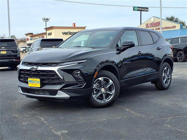 new 2025 Chevrolet Blazer car, priced at $33,915