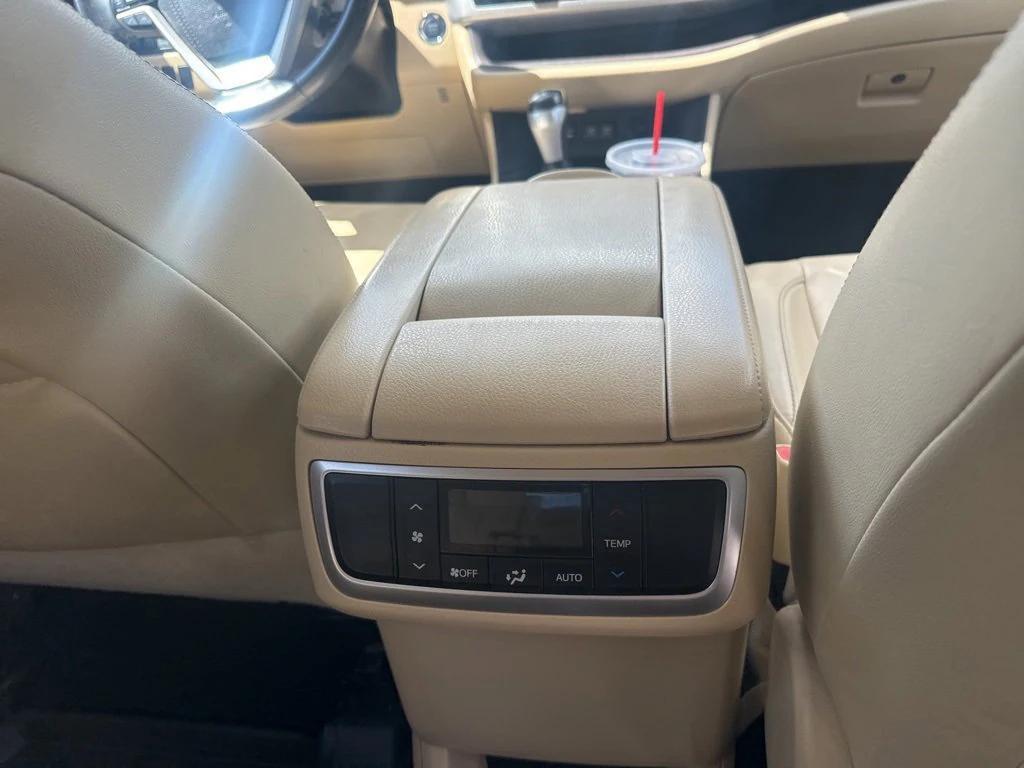used 2018 Toyota Highlander car, priced at $21,999