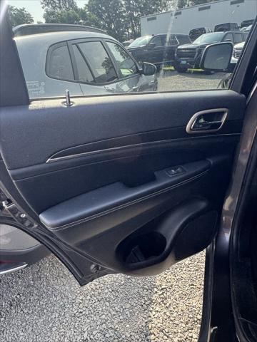 used 2015 Jeep Grand Cherokee car, priced at $13,999