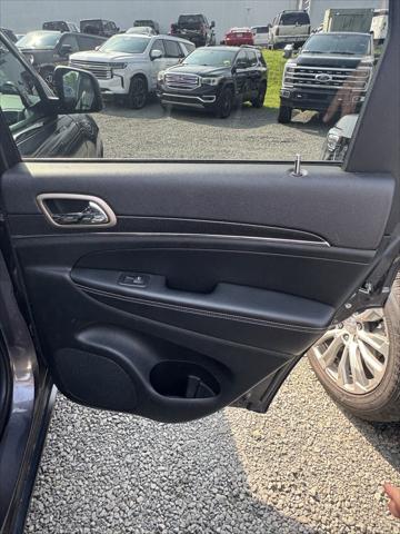 used 2015 Jeep Grand Cherokee car, priced at $13,999