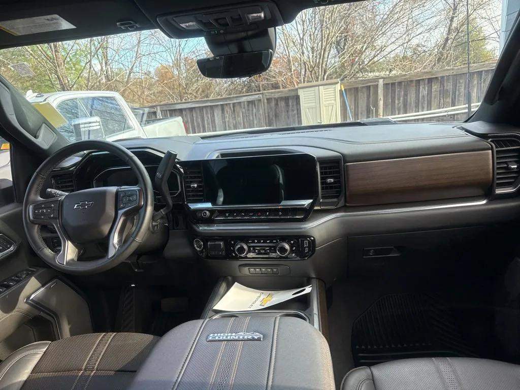 used 2024 Chevrolet Silverado 2500 car, priced at $71,999