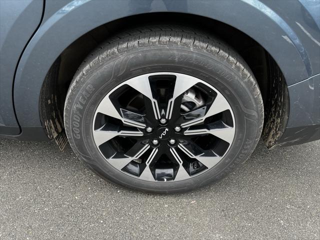 used 2024 Kia Carnival car, priced at $38,499