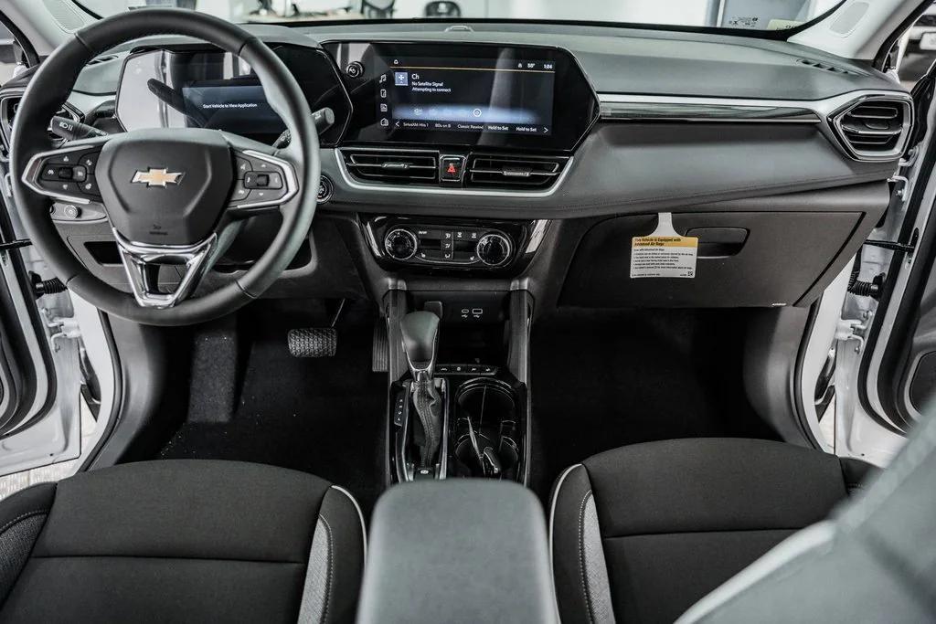 new 2025 Chevrolet TrailBlazer car, priced at $28,670