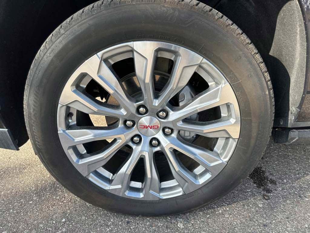 used 2024 GMC Yukon XL car, priced at $72,999