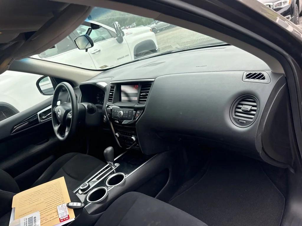 used 2015 Nissan Pathfinder car, priced at $9,999