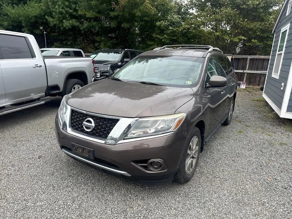 used 2015 Nissan Pathfinder car, priced at $9,999