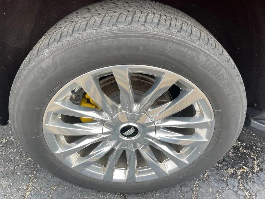 used 2022 Cadillac Escalade ESV car, priced at $65,999