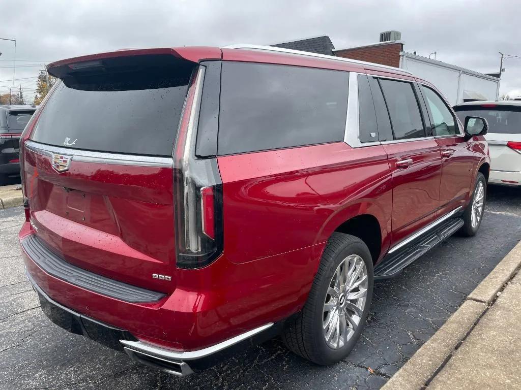 used 2022 Cadillac Escalade ESV car, priced at $65,999