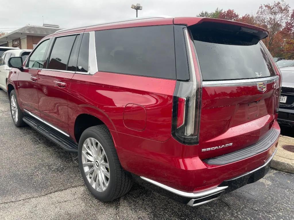 used 2022 Cadillac Escalade ESV car, priced at $65,999