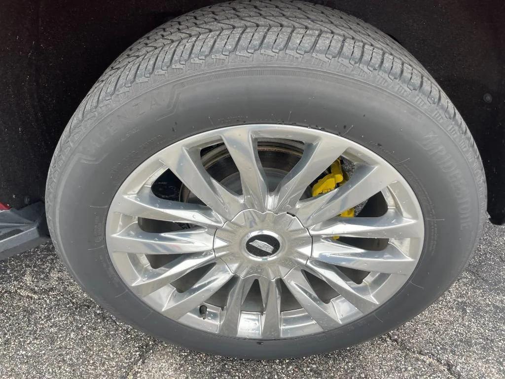 used 2022 Cadillac Escalade ESV car, priced at $65,999