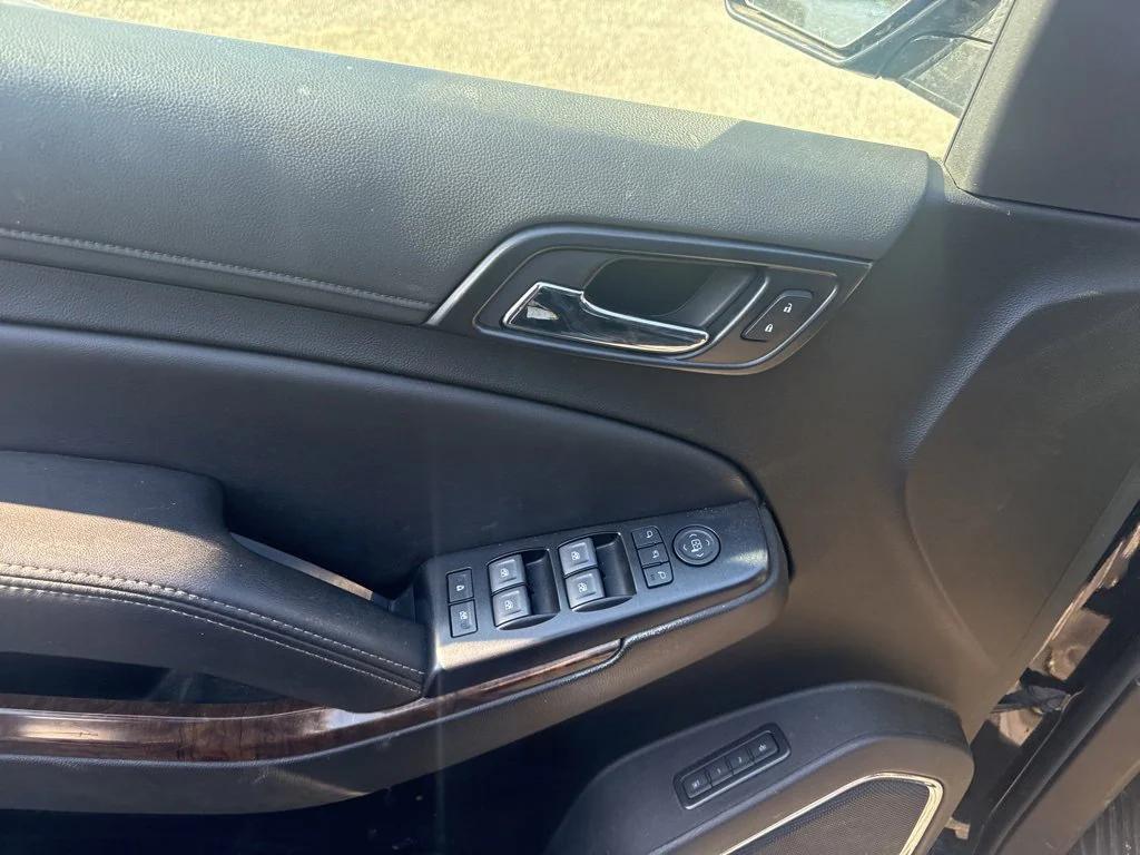 used 2020 Chevrolet Suburban car, priced at $26,999