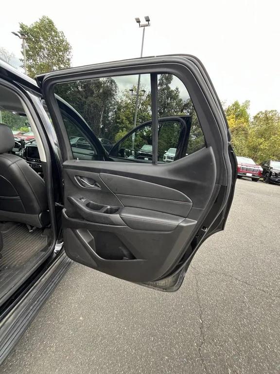 used 2021 Chevrolet Traverse car, priced at $25,499