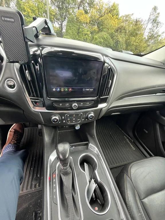 used 2021 Chevrolet Traverse car, priced at $25,499