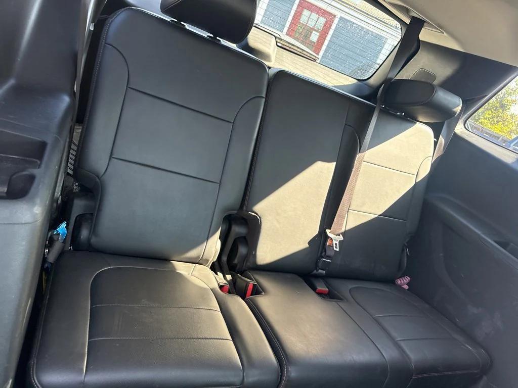 used 2021 Chevrolet Traverse car, priced at $26,999