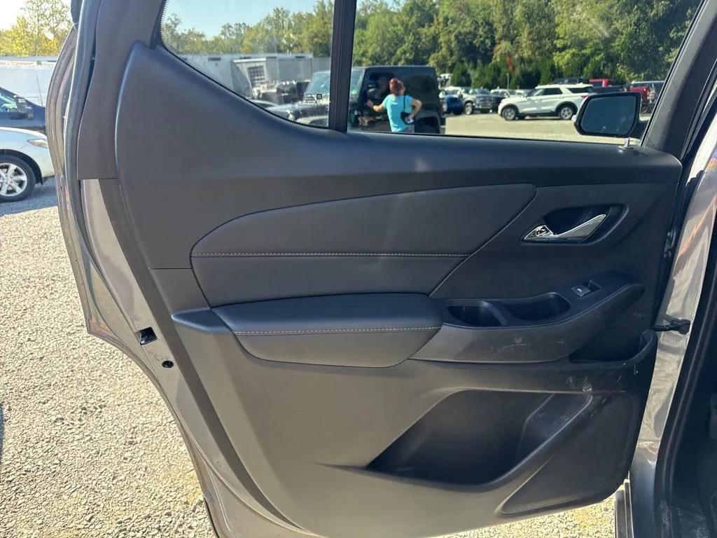 used 2021 Chevrolet Traverse car, priced at $26,999