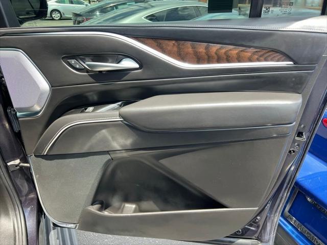 used 2022 Cadillac Escalade ESV car, priced at $75,999