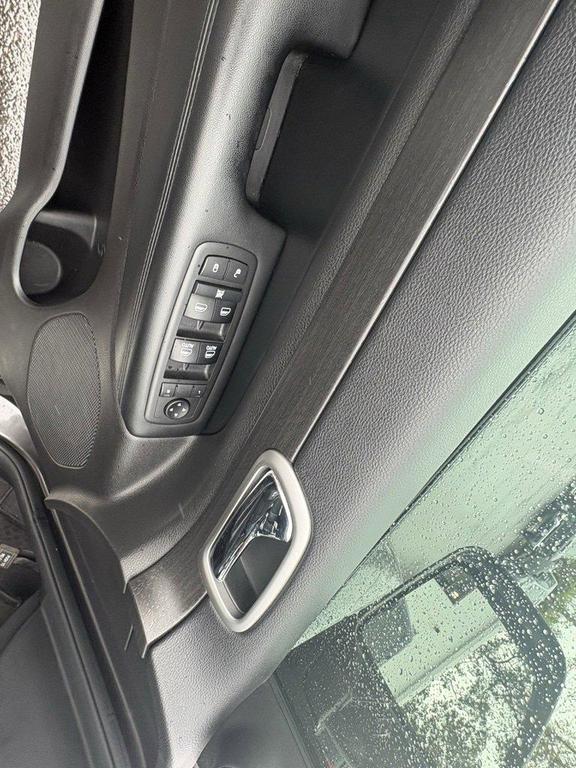 used 2018 Jeep Grand Cherokee car, priced at $18,999