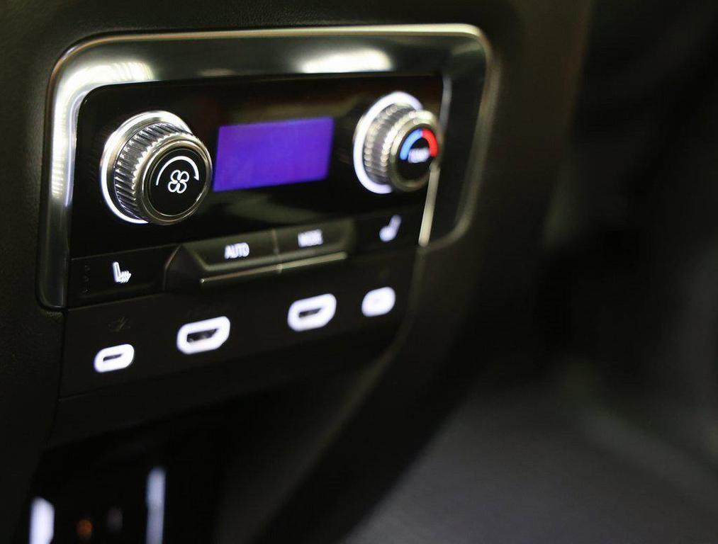 used 2024 GMC Yukon XL car, priced at $82,999