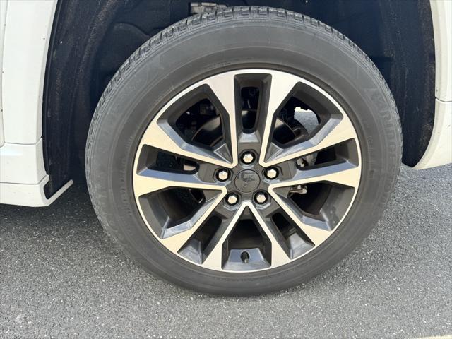 used 2022 Jeep Grand Cherokee car, priced at $36,999