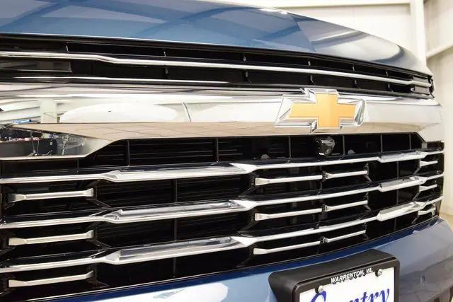 new 2025 Chevrolet Suburban car, priced at $77,773