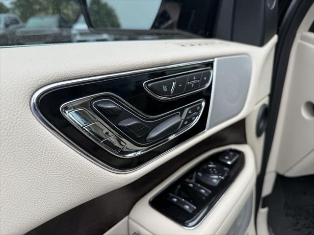 used 2020 Lincoln Navigator car, priced at $35,999