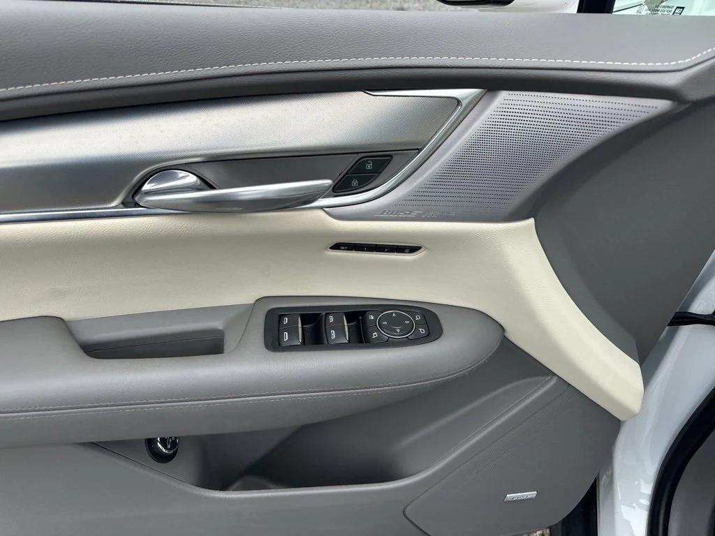 used 2022 Cadillac XT5 car, priced at $31,999