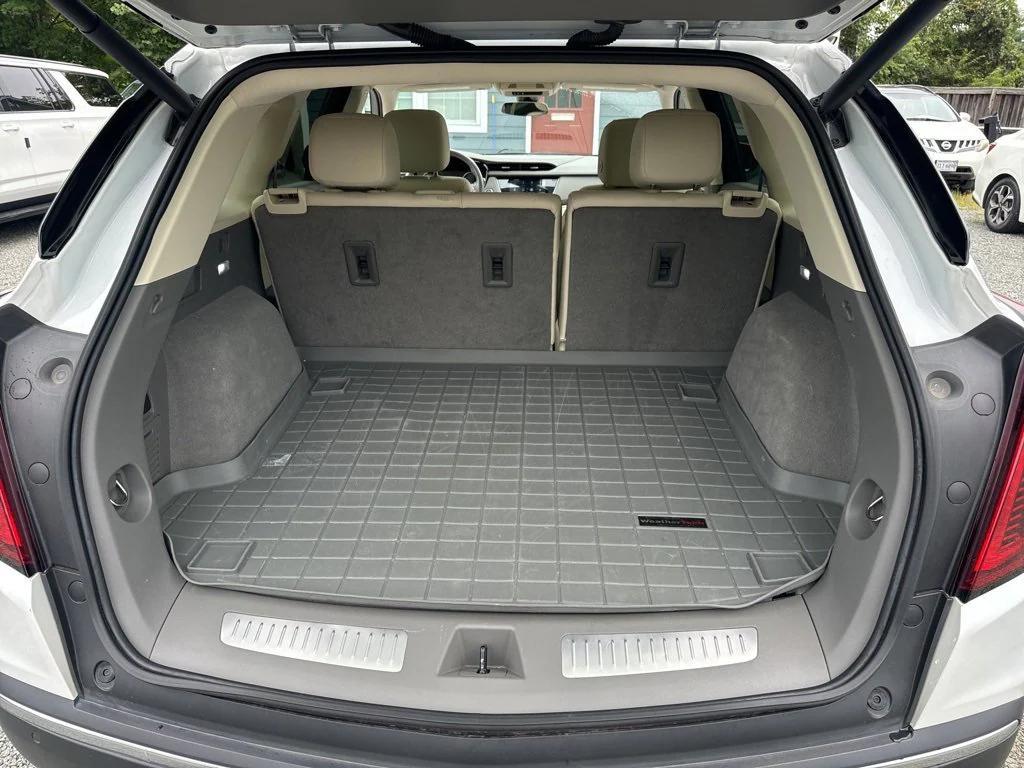 used 2022 Cadillac XT5 car, priced at $31,999
