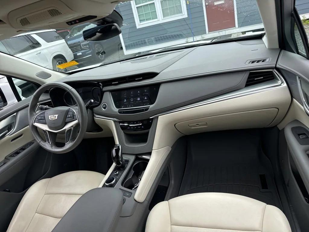 used 2022 Cadillac XT5 car, priced at $31,999