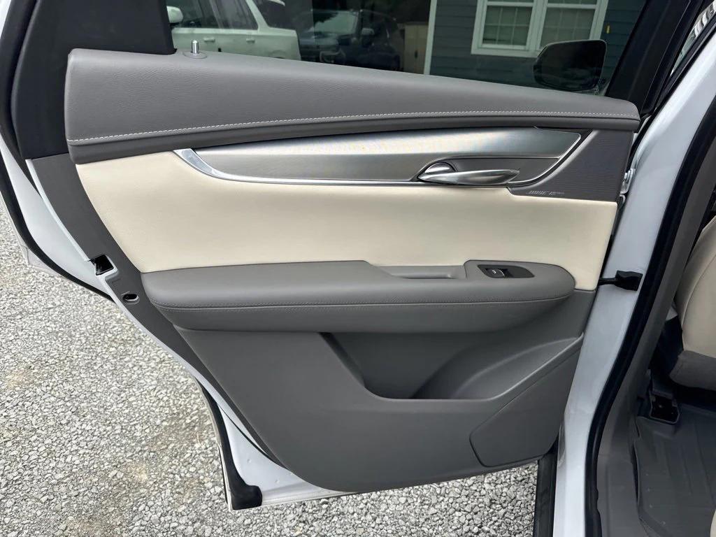 used 2022 Cadillac XT5 car, priced at $31,999