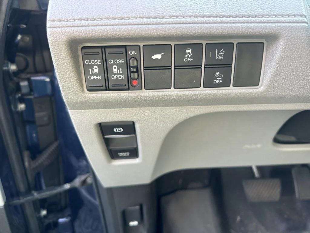 used 2020 Honda Odyssey car, priced at $26,999