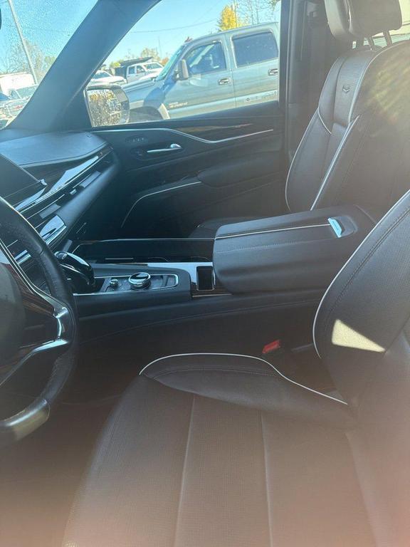 used 2023 Cadillac Escalade ESV car, priced at $71,999