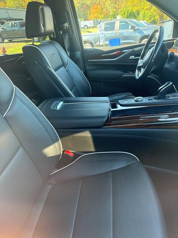 used 2023 Cadillac Escalade ESV car, priced at $71,999