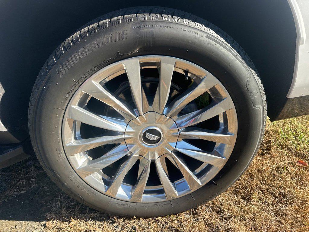 used 2023 Cadillac Escalade ESV car, priced at $71,999