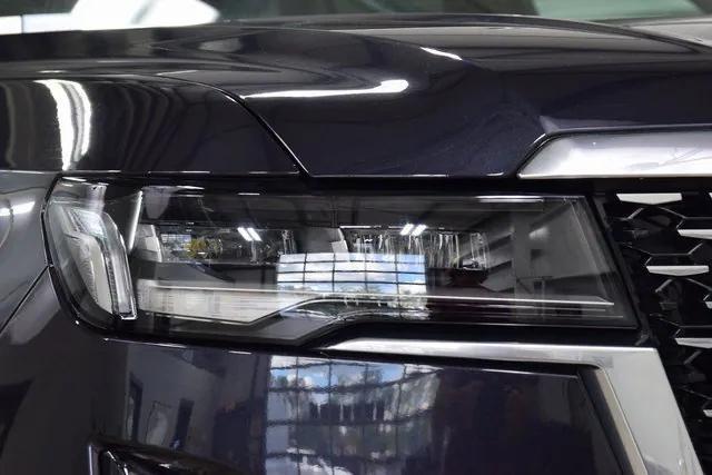 used 2022 Cadillac Escalade ESV car, priced at $62,777