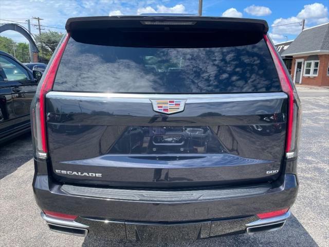 used 2022 Cadillac Escalade ESV car, priced at $65,999