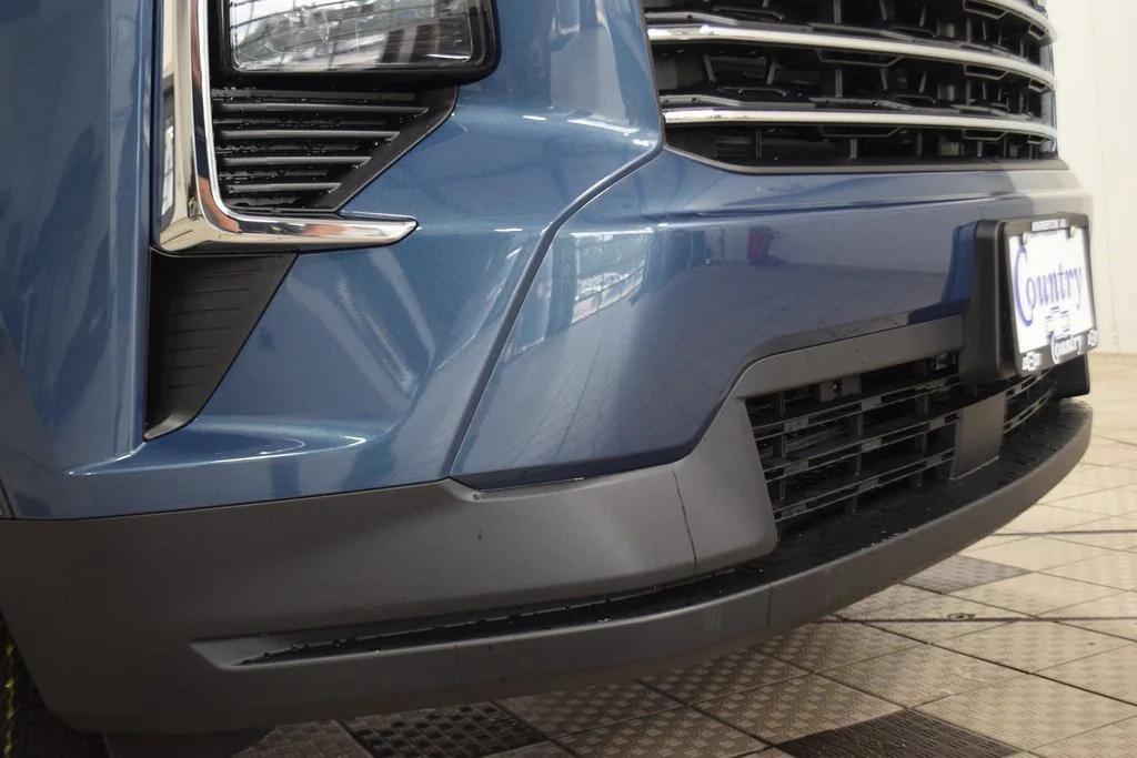 new 2025 Chevrolet Traverse car, priced at $42,395