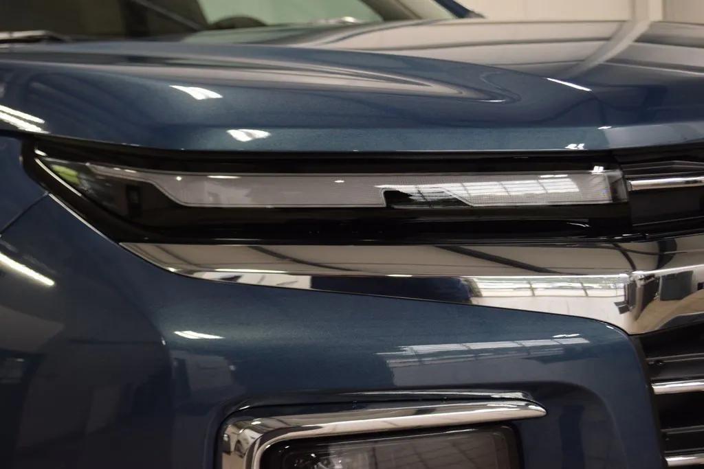 new 2025 Chevrolet Traverse car, priced at $42,395