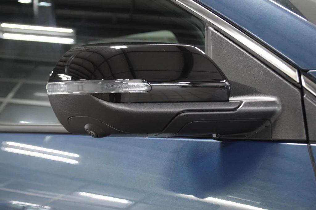 new 2025 Chevrolet Traverse car, priced at $42,395
