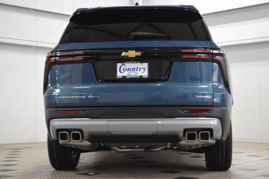 new 2025 Chevrolet Traverse car, priced at $42,395
