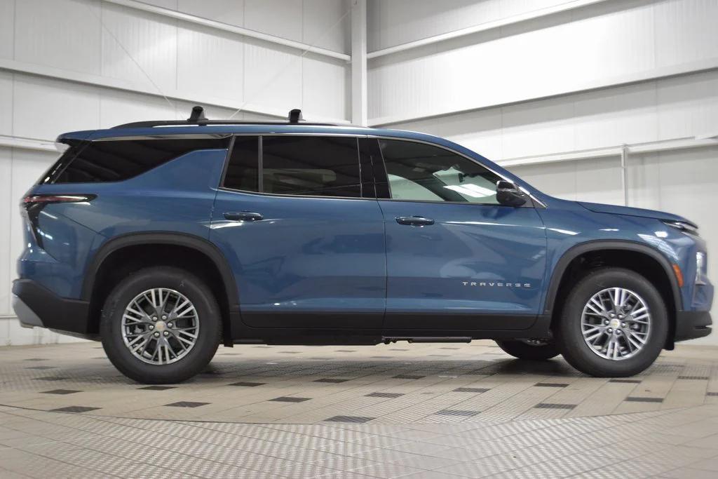 new 2025 Chevrolet Traverse car, priced at $42,395