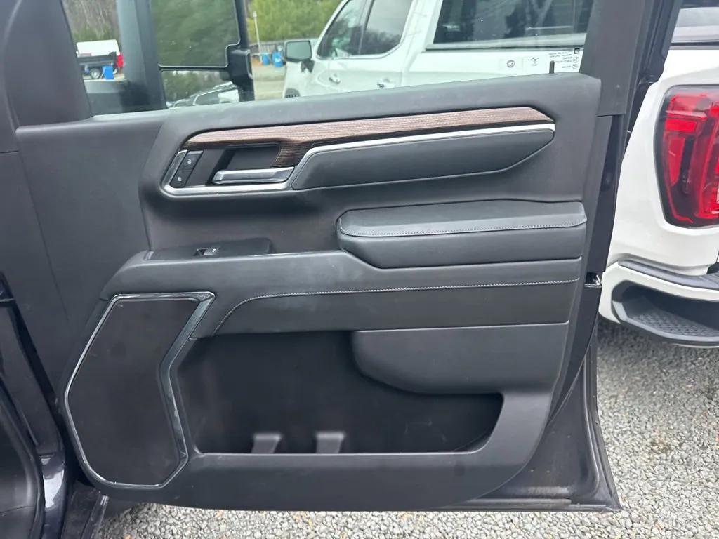 used 2024 Chevrolet Silverado 2500 car, priced at $58,999