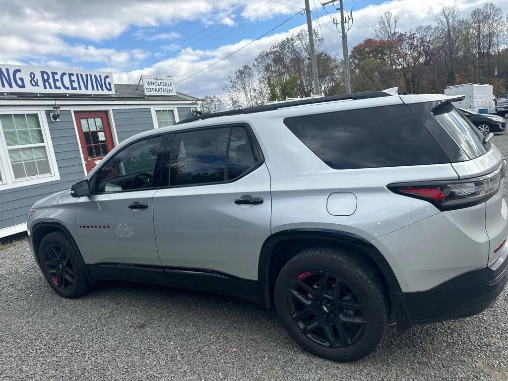 used 2021 Chevrolet Traverse car, priced at $29,999