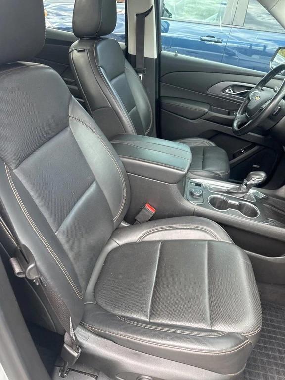 used 2021 Chevrolet Traverse car, priced at $29,999