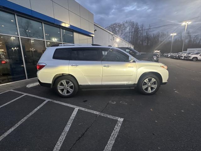 used 2013 Toyota Highlander car, priced at $16,000