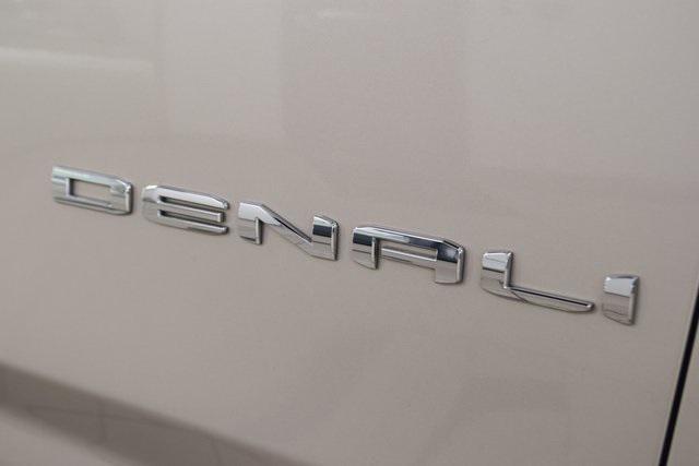 used 2022 GMC Yukon XL car, priced at $59,999