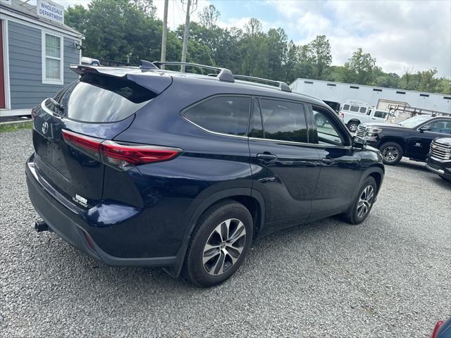 used 2022 Toyota Highlander car, priced at $34,999