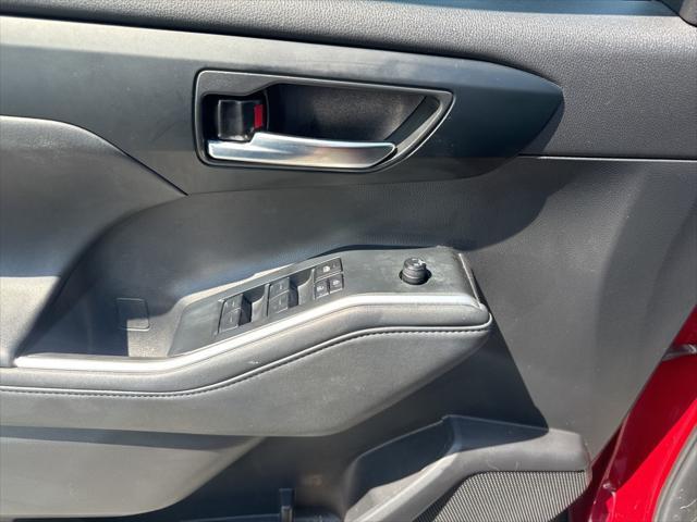 used 2023 Toyota Highlander car, priced at $34,999